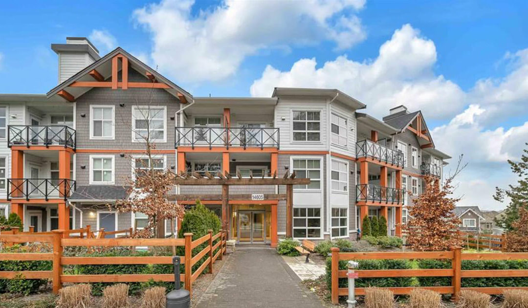 2 bed/2 bath penthouse condo in Beautiful South Surrey